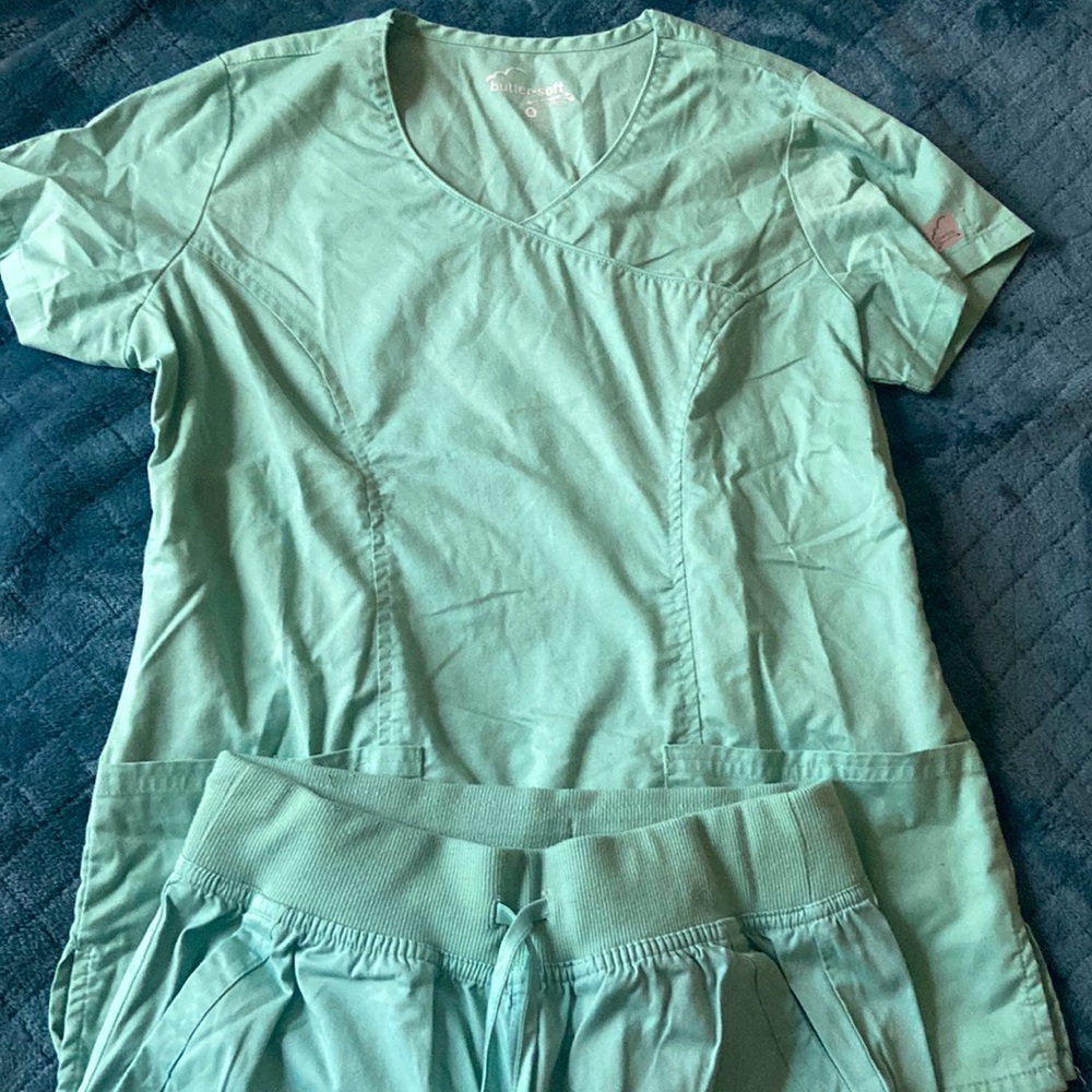 Butter-soft scrub set, Sage green